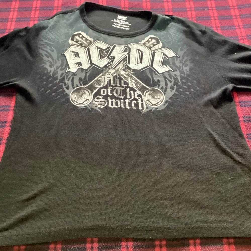 AC/DC authentic RockWear! Long sleeve Waffle fabric 2XL long.